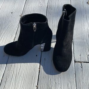 Dolce Vita black suede booties with clear heel 6M